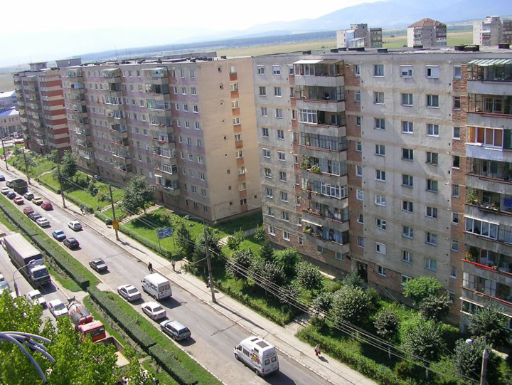 Terenul de sub bloc trece în proprietatea locatarilor