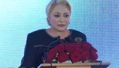 Dăncilă se simte puternică: eu ar trebui să port pantaloni și ei fustă