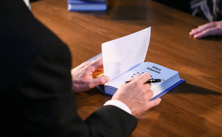Iohannis a numit doi magistrați și a eliberat din funcție alți patru