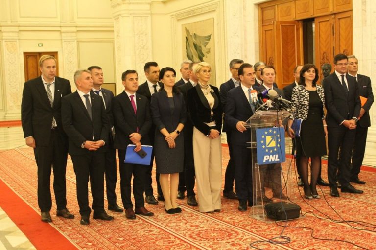 Orban a propus un calendar de învestire, dar s-a decis altul