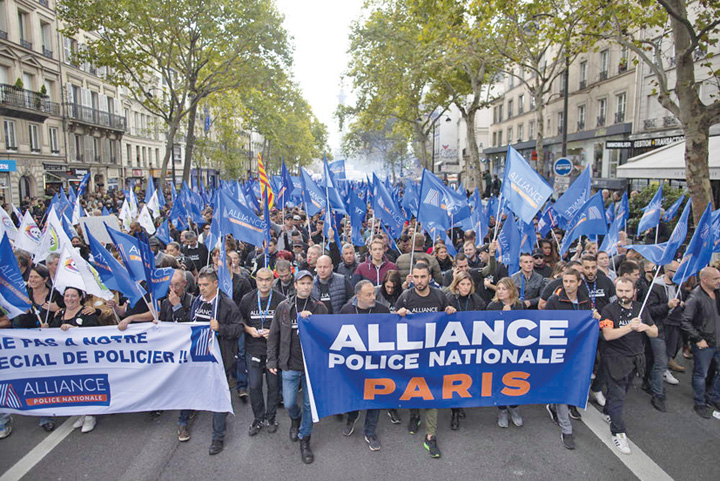 Paris: poliţiştii, pe urmele „vestelor galbene”