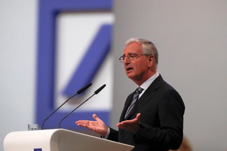 Preşedintele Deutsche Bank, mai tare ca Isărescu
