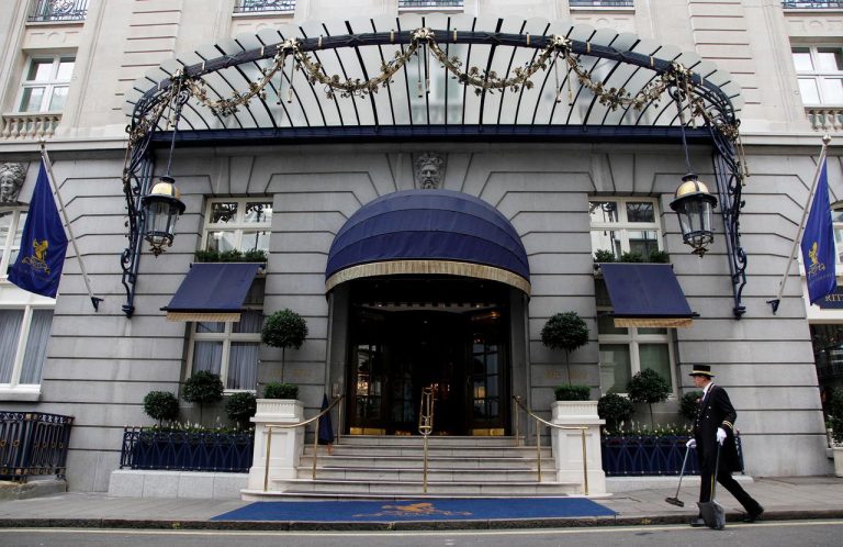 Un miliard de dolari pentru Hotelul Ritz din Londra