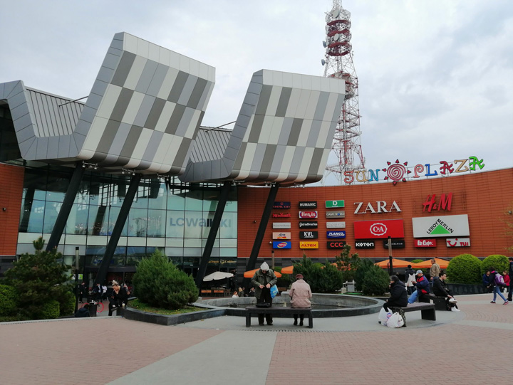 Sute de kilograme de alimente expirate în restaurantele din Sun Plaza
