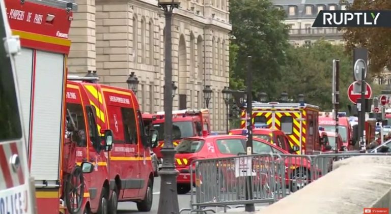 Patru oameni uciși în sediul central al poliției din Paris (VIDEO)