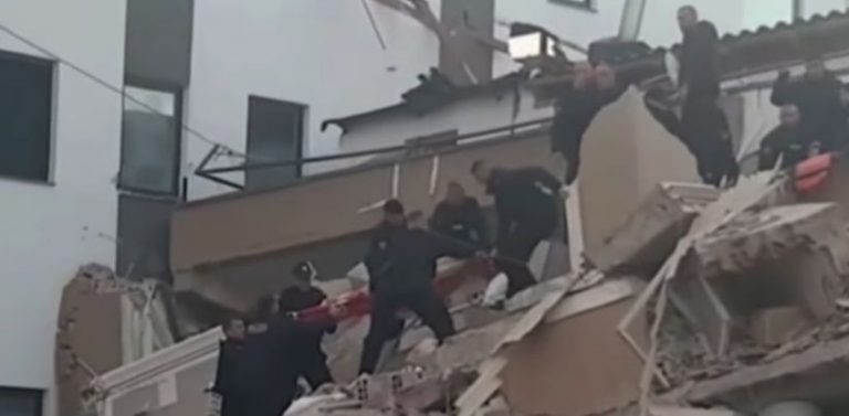 Șase morți și sute de răniti în urma unui cutremur puternic, în Albania (VIDEO)