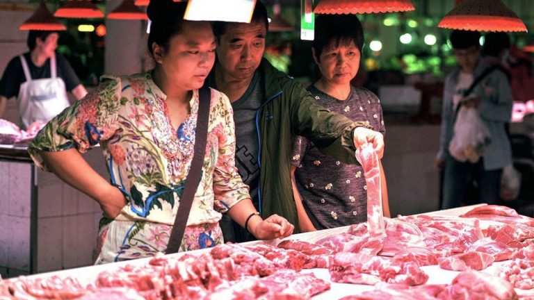 China lasă Europa fără carne de porc