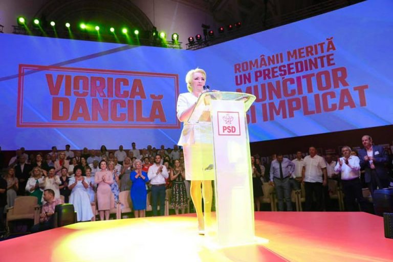 Dăncilă a demontat orice zvon: nu am cască, nu am prompter