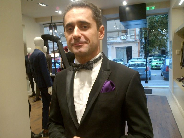Actorul Gabriel Fătu ia banu’ și dă ora exactă la Sala Dalles