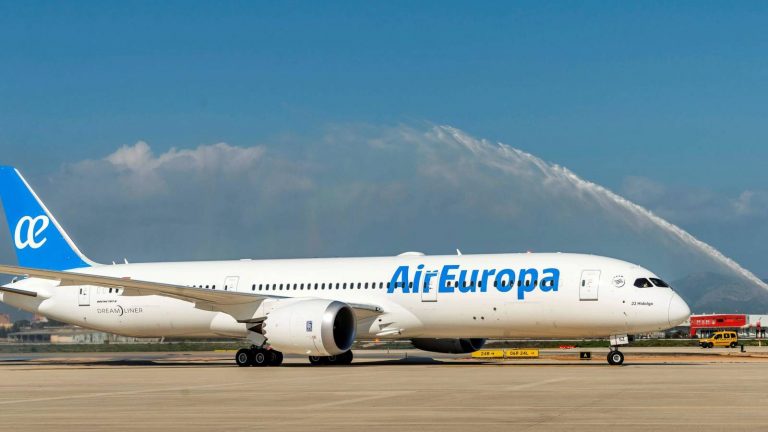 Proprietarul British Airways, lovitură de 1 miliard de euro
