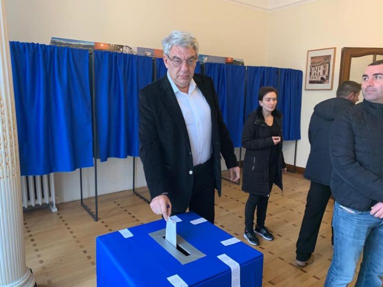 Fostul premier Tudose, ironie după ce a votat la turul 2