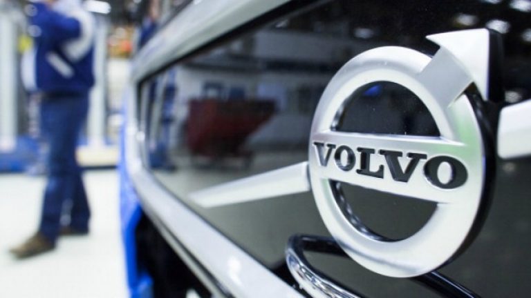 Recall în România: sute de maşini Volvo pot lua foc