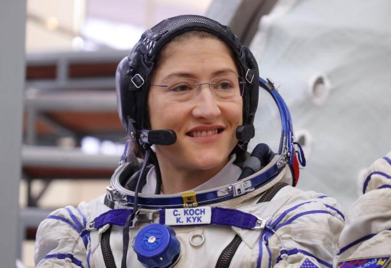 Femeia care a petrecut cel mai lung timp într-o misiune în spațiul cosmic
