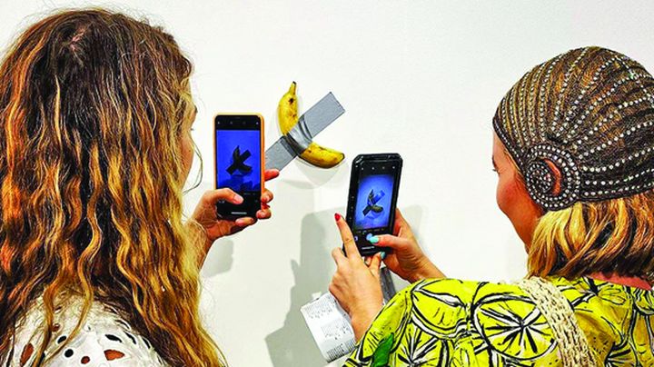 Artă sau ţicneală: banana de peste 100.000 de dolari