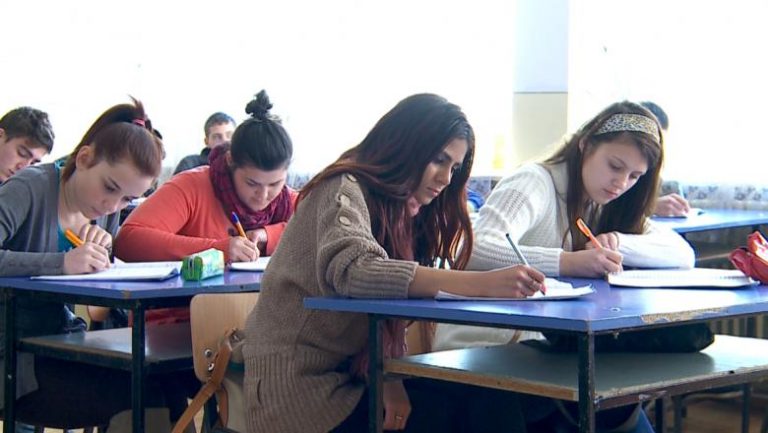 Buletin la 14 ani, doar cu instrucție
