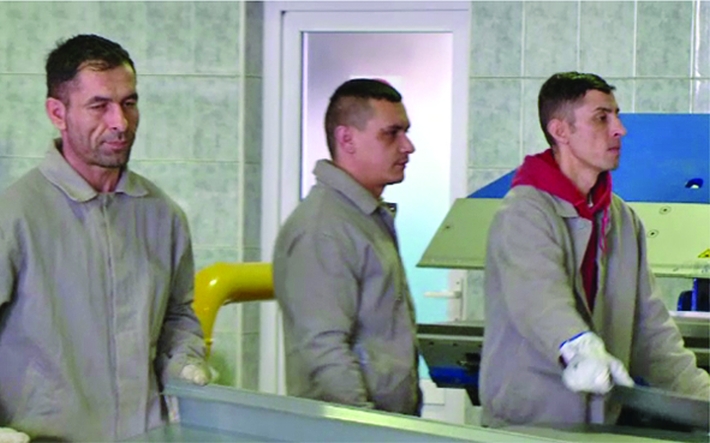 Ministrul Justiţiei vrea contracte de muncă pentru deținuți