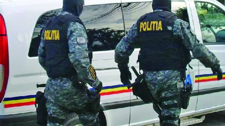 Salarii de 1.500 de euro pentru polițiști