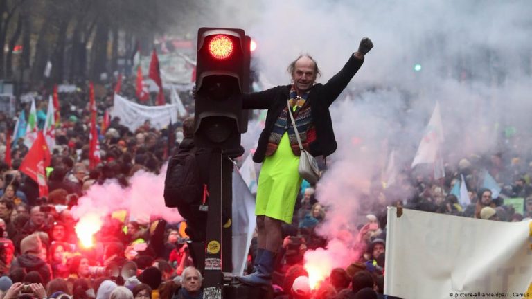 „Decembrie negru” în Franţa