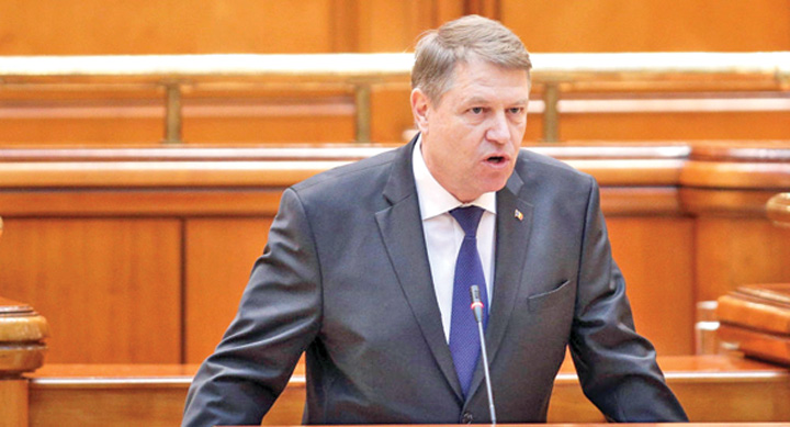 Iohannis o ia de la capăt
