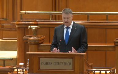 30 de ani de la Revoluție. Iohannis: Statul român a întârziat nepermis de mult aflarea adevărului