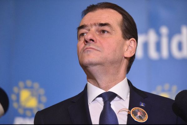 Se întoarce politica băsistă. Împrumuturi masive, tăieri și disponibilizări