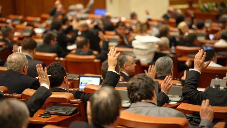 Ordonanța privind anticipatele, respinsă în Senat