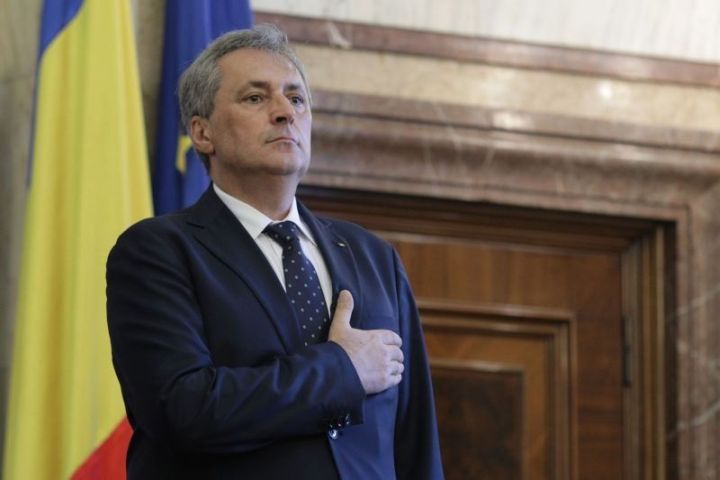Vela, forțat să denunțe frăția salariilor de excelență