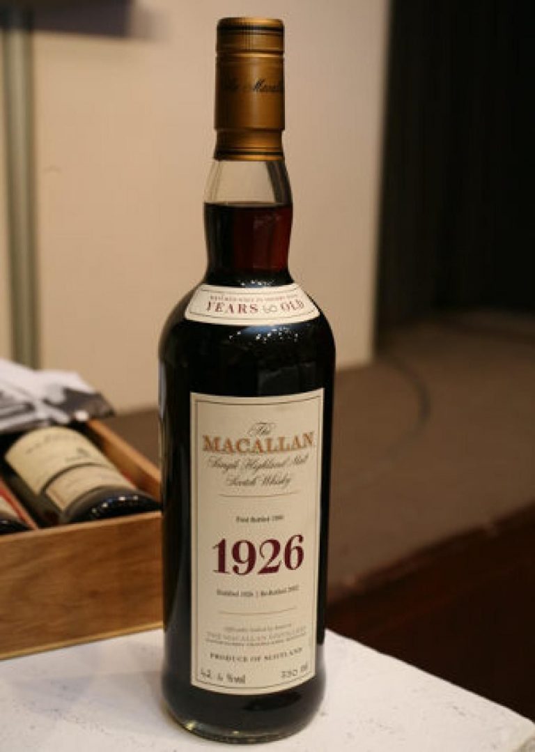 Cât face cea mai mare colecţie privată de whisky