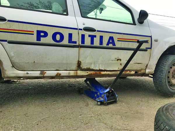 Gata cu hârburile! Bolizii infractorilor ajung la polițiști