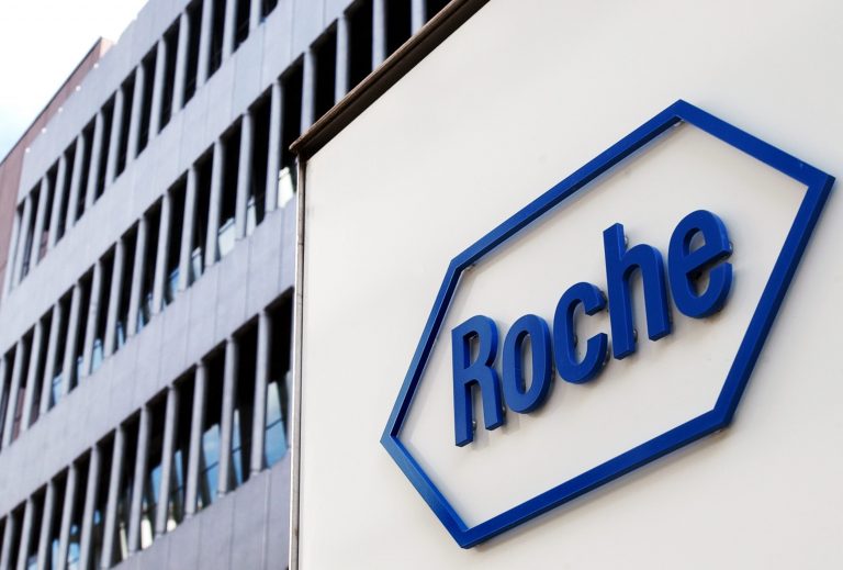 Bolnavii de cancer, forţaţi să cumpere medicamentele gigantului elveţian Roche