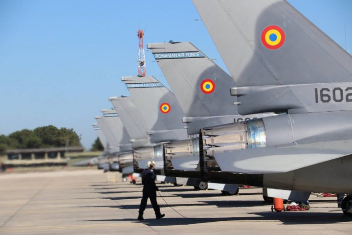 f16 720x480 Ciucă, te caută Lockheed Martin cu DNA ul!