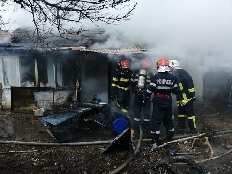A sfârșit după ce casa i-a fost cuprinsă de flăcări