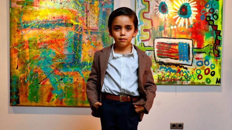 La 7 ani, un „mini Picasso” agită lumea artei