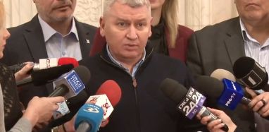 Reacție din PNL după depunerea moțiunii: scrisă de Vasile portarul de la sediul PSD
