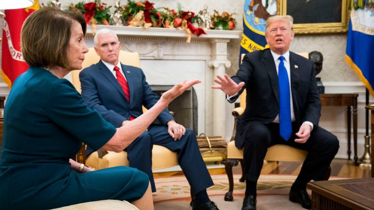 Democrații vor să-l scoată „nebun” pe Trump. Planul prin care îl lasă fără putere