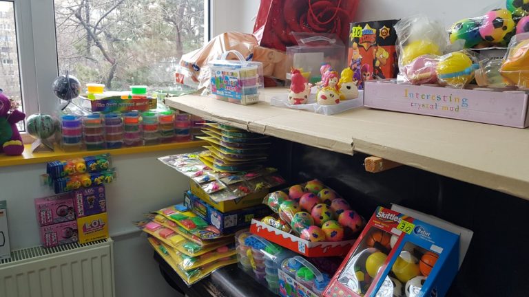 Chioșcurile din școlile și liceele bucureștene, luate la puricat. Ce au găsit inspectorii