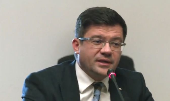 Alexe, aviz negativ, Ciucă aviz favorabil