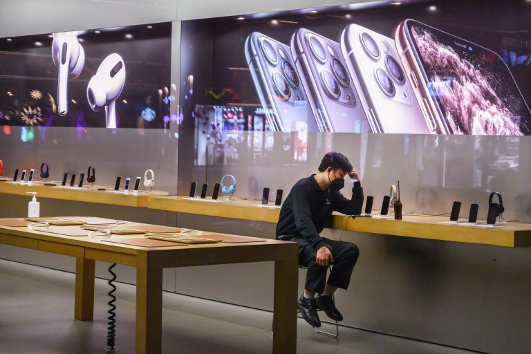 Apple: iPhone va deveni o raritate