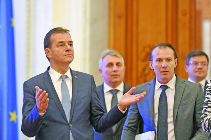 Orban rade tot în CSAT!