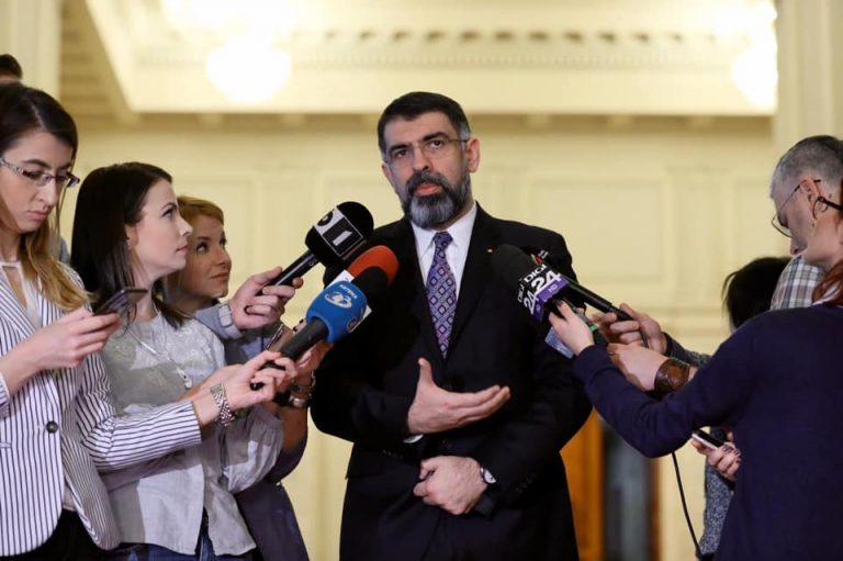 Cazanciuc îl atacă pe Orban: „ipocritul numărul 1 al României”