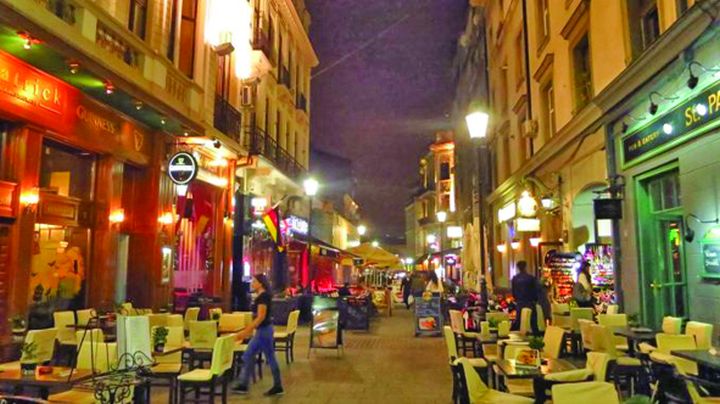 Inspectorii ANPC au închis 14 restaurante din Centrul Vechi! Cum era depozitată mâncarea
