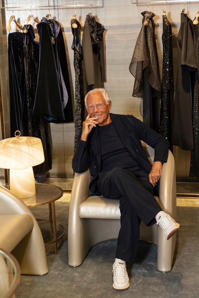 Colecția Armani, prezentată fără public, la Milano. Imaginile, pe net (VIDEO)