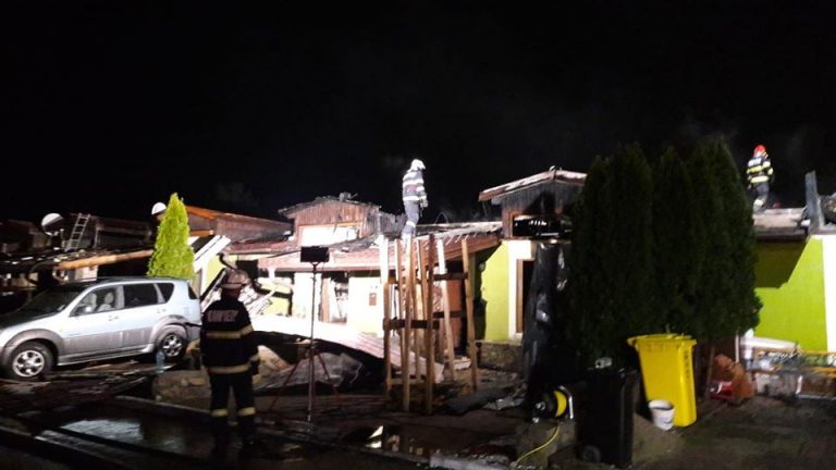 Incendiu puternic în Cartierul Verde din Arad: apartamente distruse, un om dus la spital