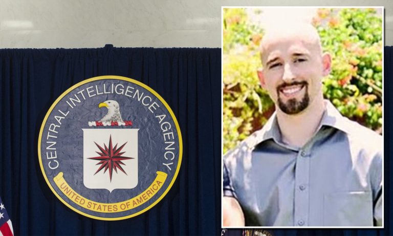 Viața unui IT-ist CIA: pistoale Nerf, „pranks” și glume cu grași!