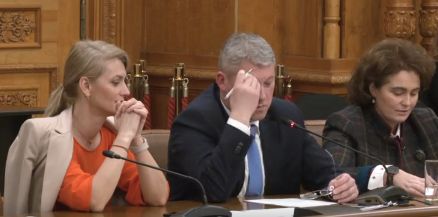 Predoiu, aviz negativ în comisii. Zeci de voturi de respingere