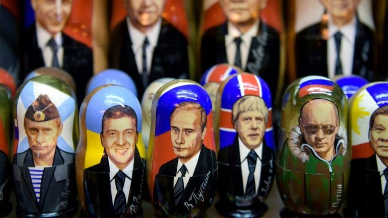 Faţa lui Putin, pe toate drumurile