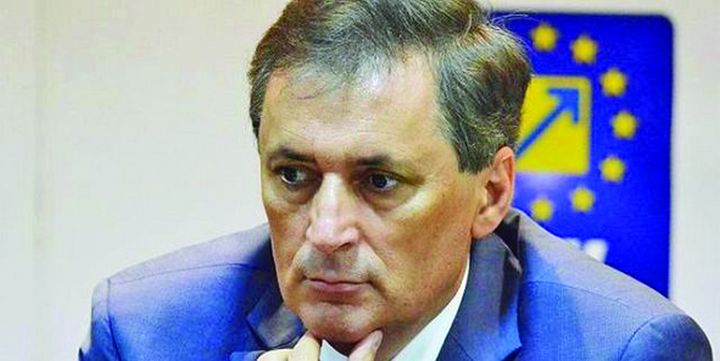 Ministrul Afacerilor Interne, prins cu minciuna