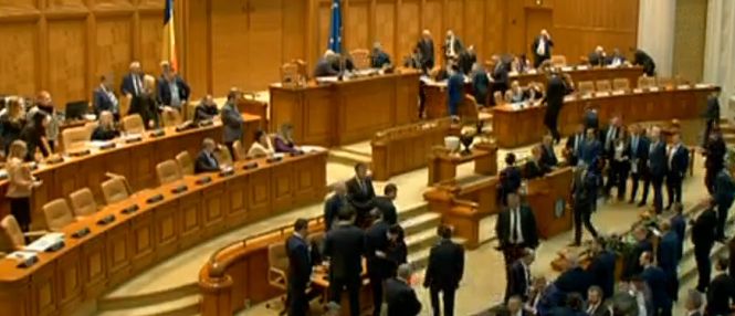 UPDATE Moțiune. Votul care decide soarta Guvernului Orban s-a încheiat