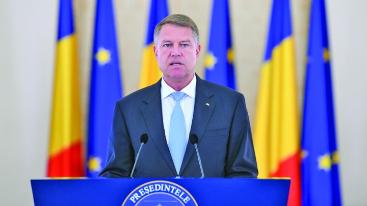 Iohannis e mut și când vorbește