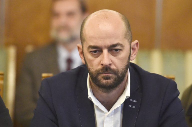 Activistul “roșu” din Transporturi: Hagiu, lobby pe bani în favoarea asigurătorilor